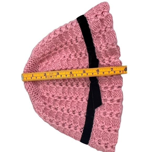 LIZ Claiborne Woman’s Pink Crochet Knit Bucket Hat with Black Trim & Bow Detail - Picture 9 of 10